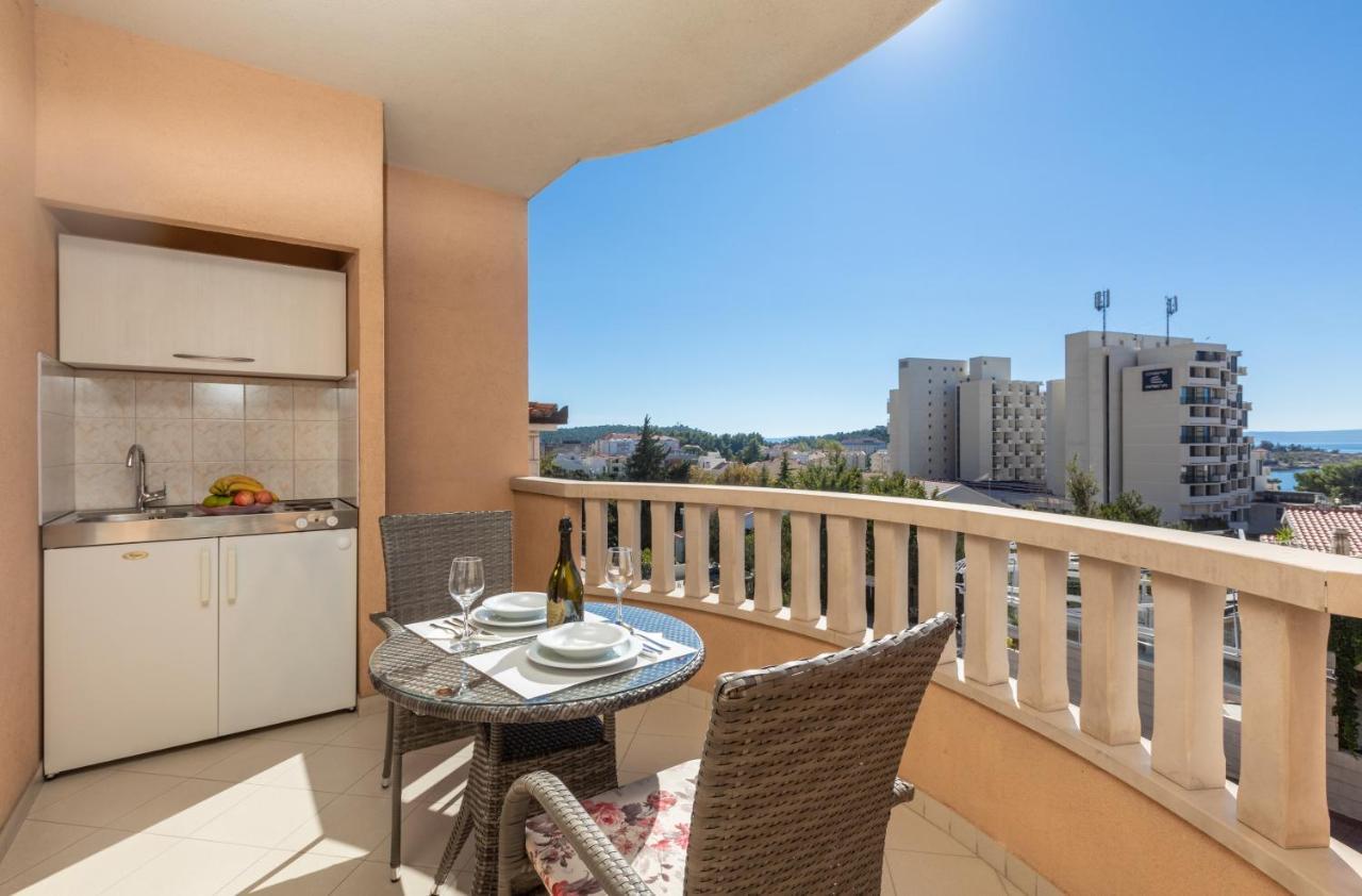Apartments Petrovic Makarska Exterior photo
