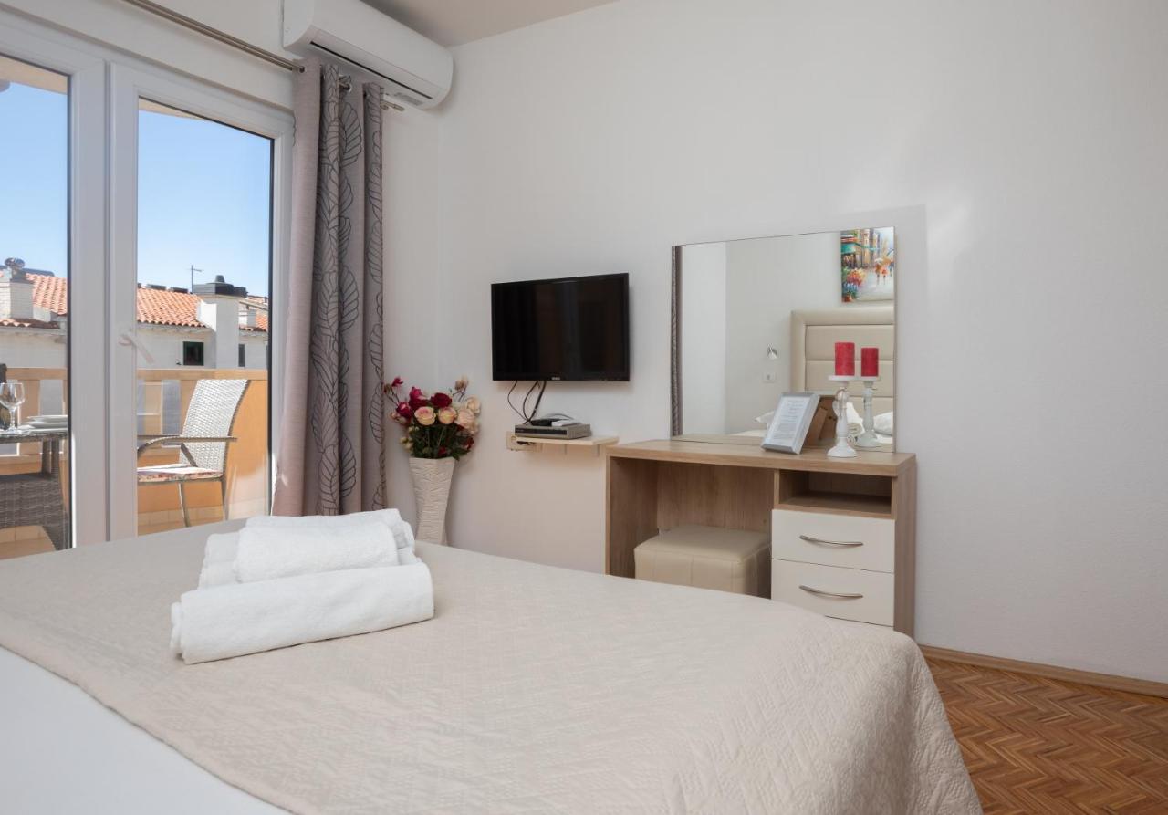 Apartments Petrovic Makarska Exterior photo