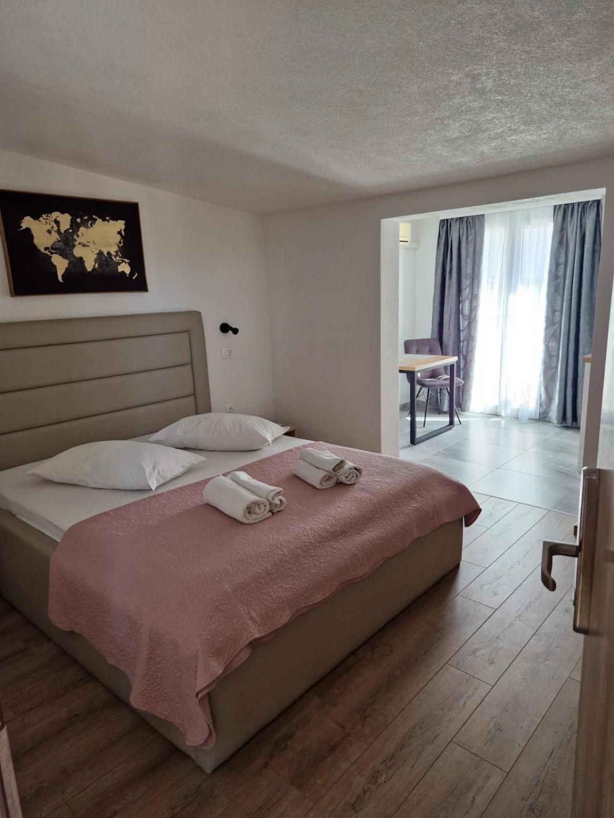 Apartments Petrovic Makarska Exterior photo