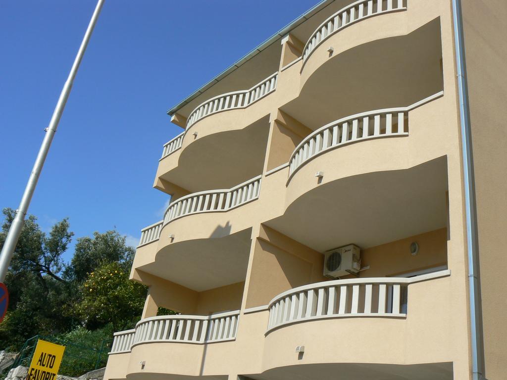 Apartments Petrovic Makarska Exterior photo
